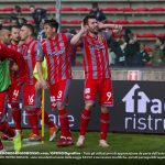 Esultanza di gruppo con Strizzolo cremo lecce