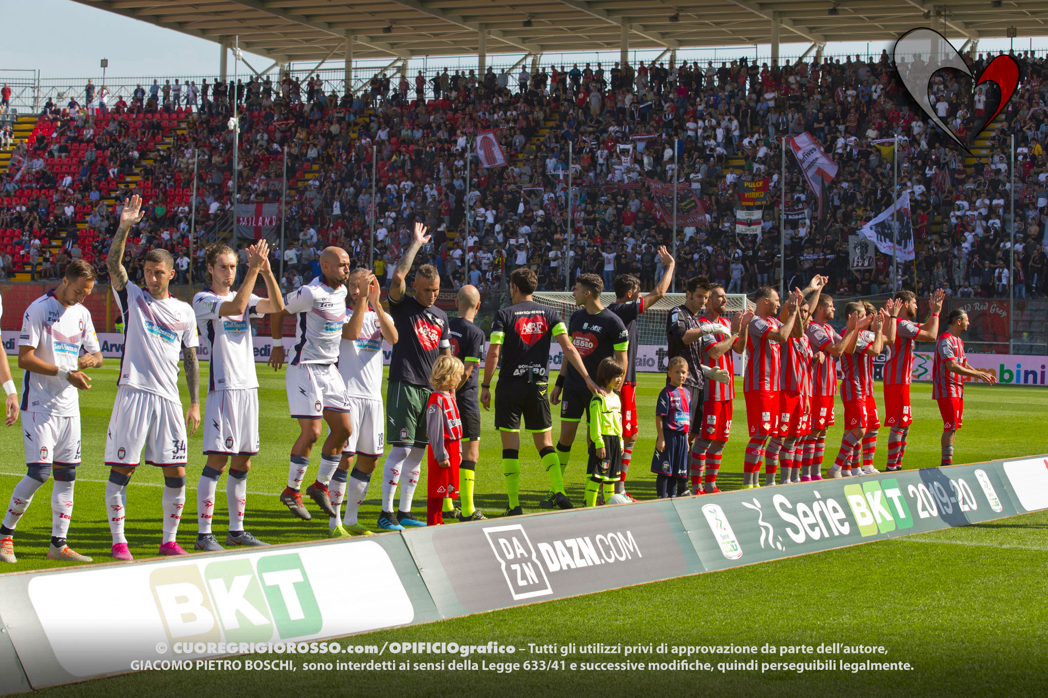 cremonese-crotone squadre in campo