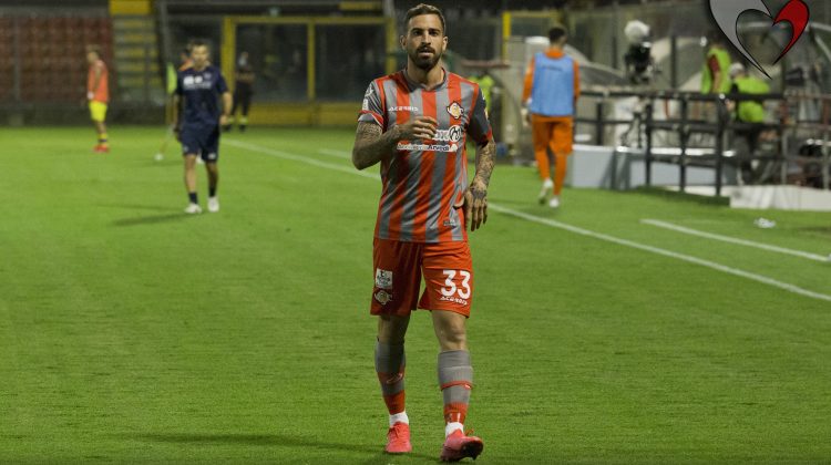 Salernitana, i tifosi omaggiano Parigini con una targa