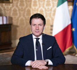 Conte: «Ritengo inopportuno riaprire ora gli stadi»