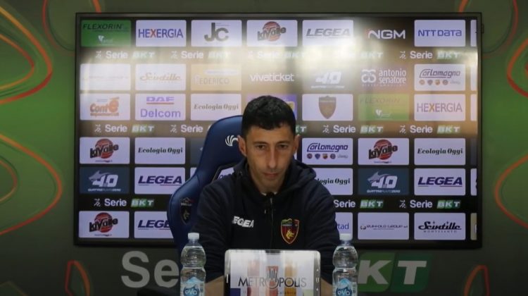 Cosenza, Occhiuzzi esonerato. In lista anche due ex Cremo