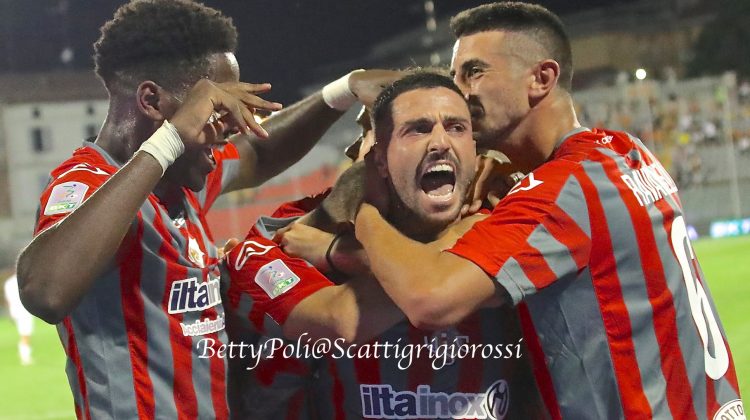 Classifica marcatori, buona la prima per i grigiorossi