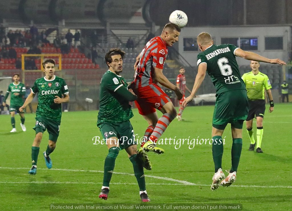 Serie B, i risultati: il Pisa batte anche il Lecce