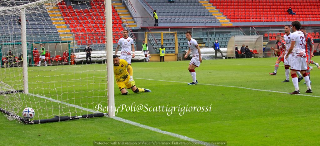 Reggina, Bellomo: «Giochiamo in casa e dobbiamo vincere»