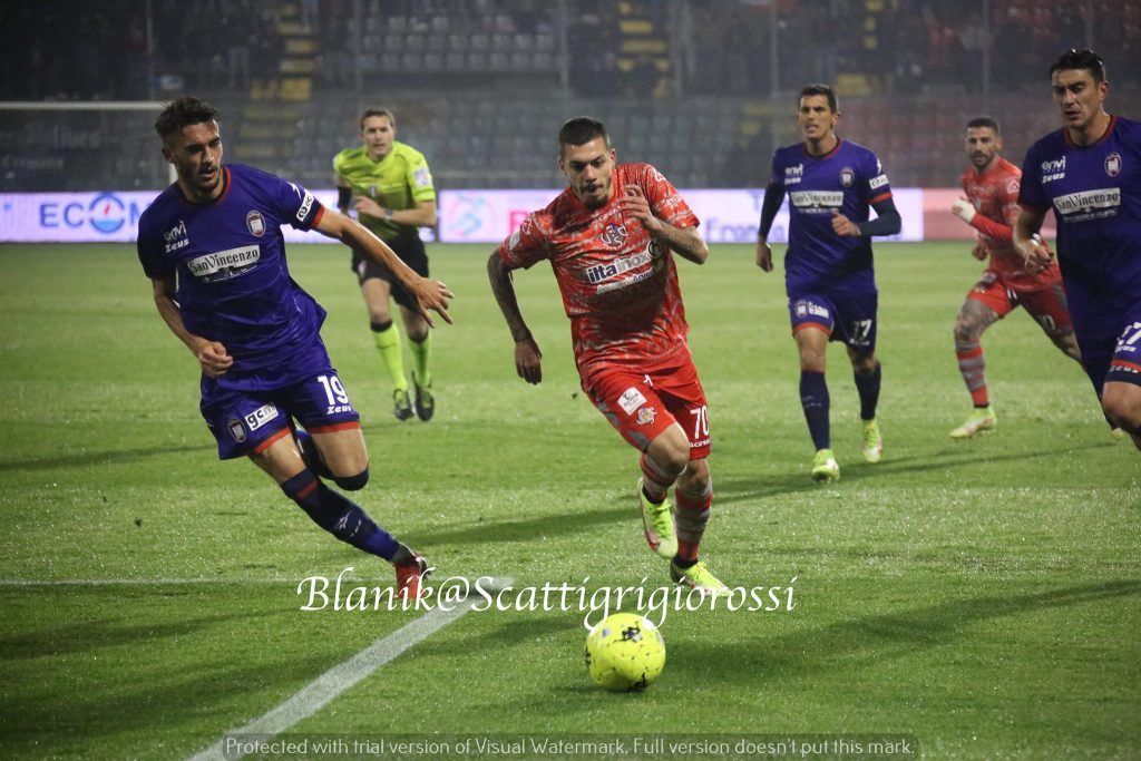 Crotone, ultima spiaggia sullo Ionio