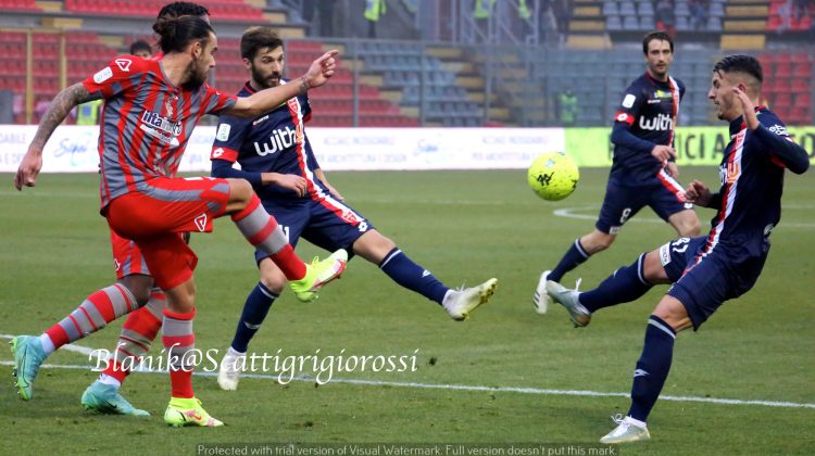 Cremonese, che spettacolo: una notte in testa alla Serie B