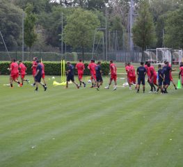 Lavoro atletico, tecnica ed esercitazione tattica per la Cremonese