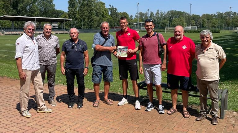 Consegnato a Ciofani il libro “L’ultimo gol di Tiglio” dedicato ad Attilio Tassi