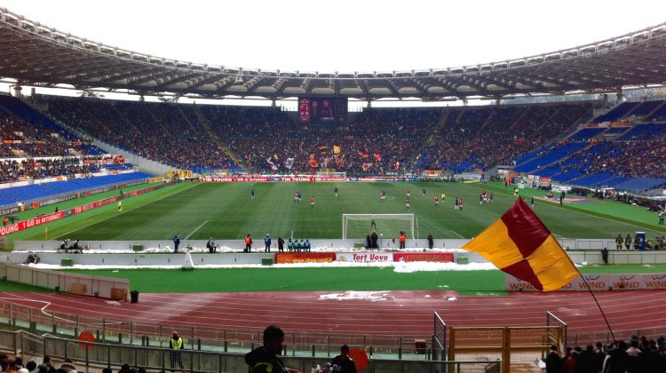 Roma, Smalling ammonito: era diffidato, salterà la Cremonese