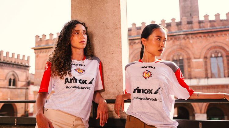 Cremonese, presentata la maglia da trasferta della stagione 2023-24