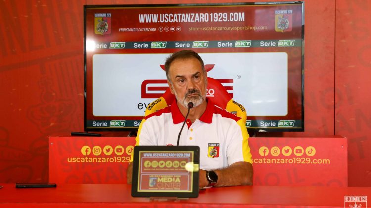 Catanzaro, Vivarini: «Abbiamo retto bene, complimenti ai ragazzi»