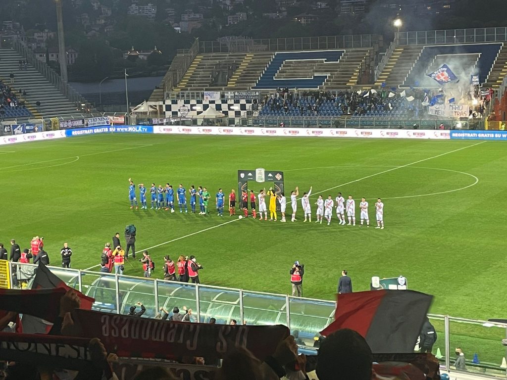 La Cremonese torna al Sinigaglia di Como. E l’ultima volta…