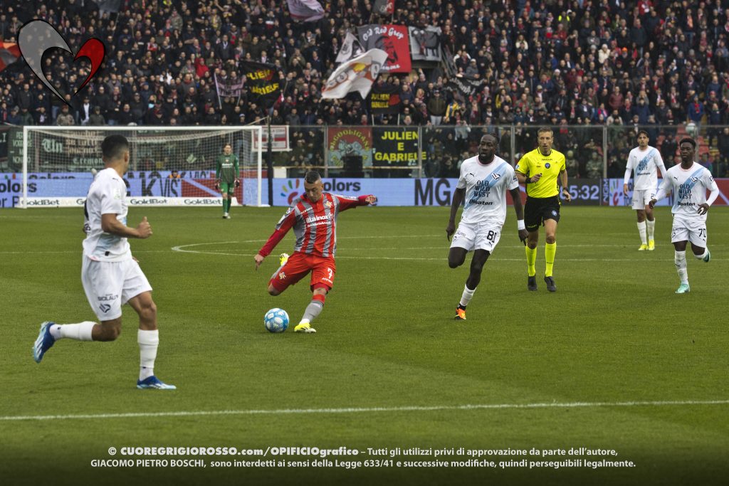 Serie B, Cremonese primissima per tiri effettuati. Il confronto col Catanzaro