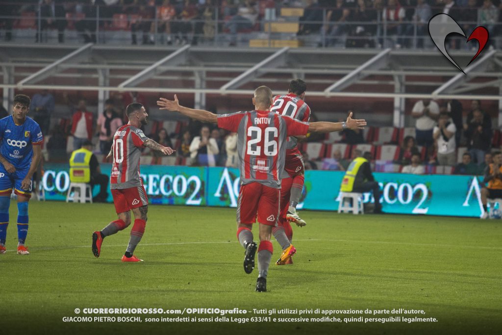 Gli ex: Antov operato al legamento crociato a Barcellona