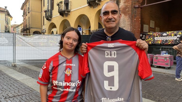 Cremonese, maglia grigiorossa in regalo anche per Elio