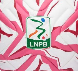 Serie B, ecco il pallone simbolo della lotta contro la violenza sulle donne