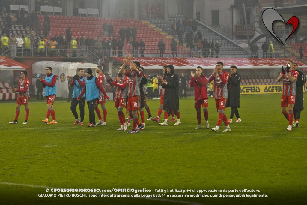 Catanzaro disintegrato, la Cremonese vince 4-0: dominio assoluto per 90′