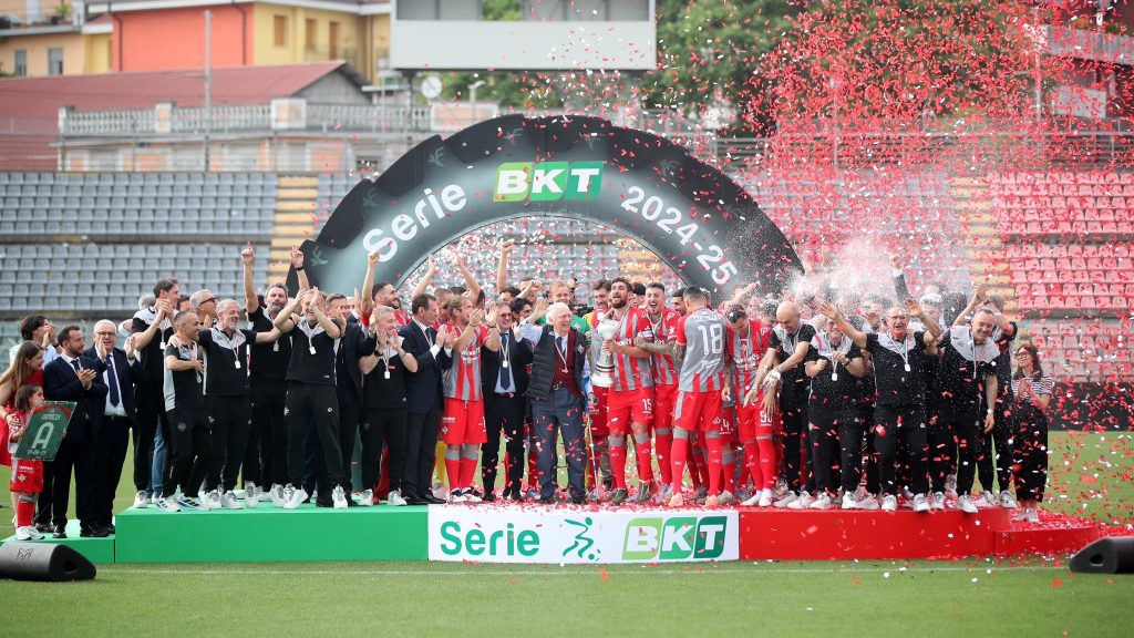 Cremonese, la grande festa allo Zini: «Siamo in Serie A!»