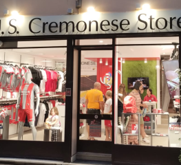 Cremonese, Sanabria incontra i tifosi allo store in centro