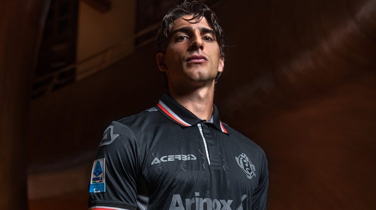 Cremonese, svelata la terza maglia