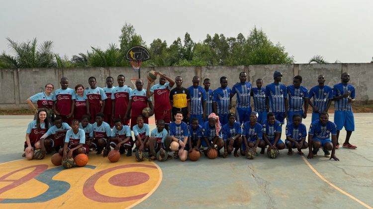 La Polisportiva Pessina Cremonese dona le maglie della Cremo in Africa