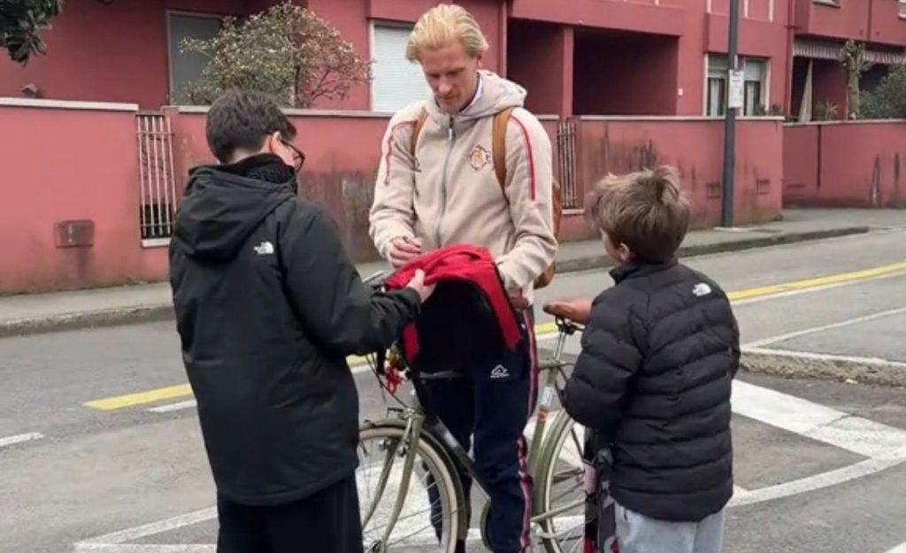 Cremonese, Thorsby va a casa in bici dopo la sfida col Milan